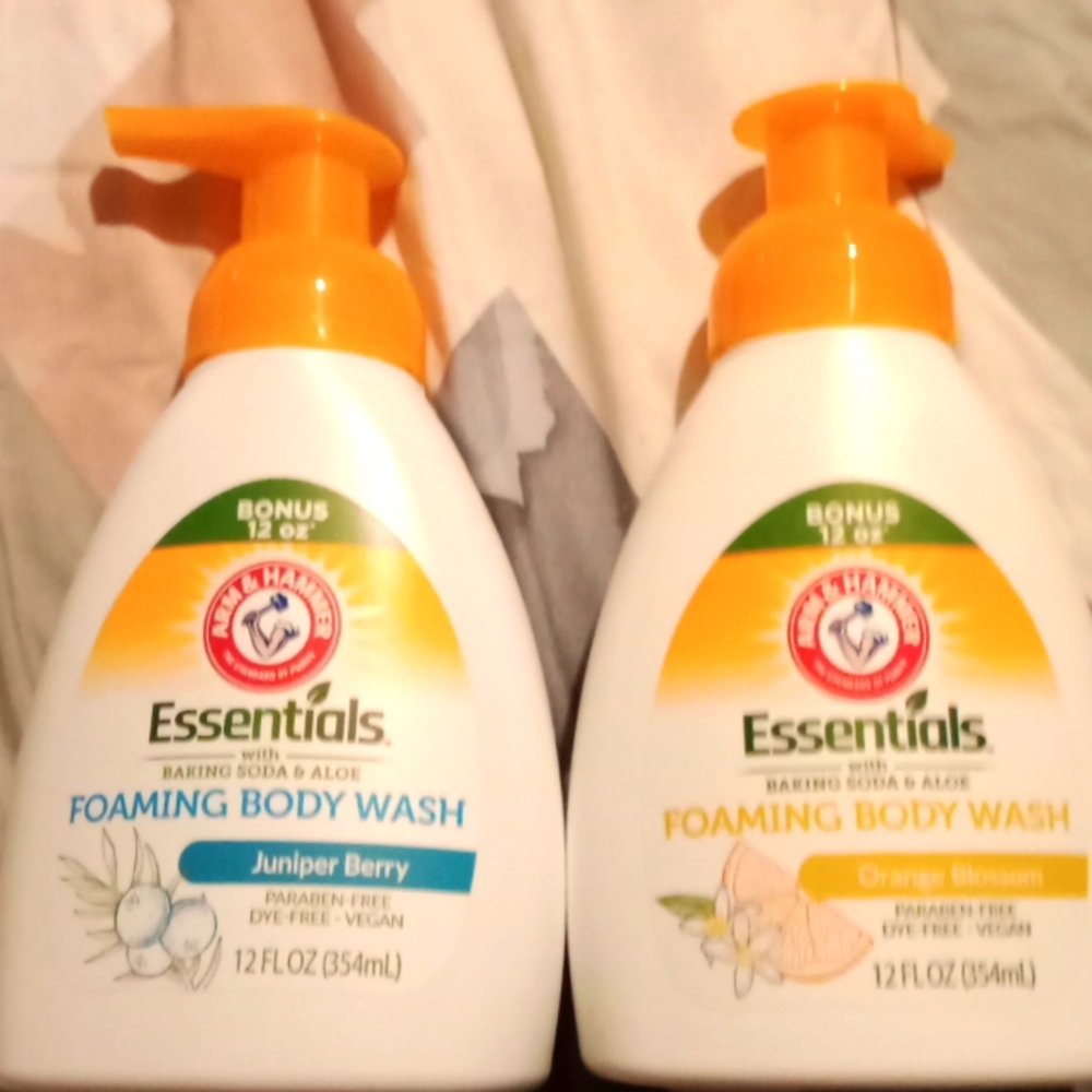 2 Arm and Hammer foaming body wash